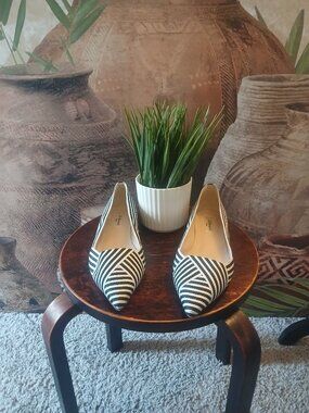 L.K. BENNETT black/white striped flats Size 39